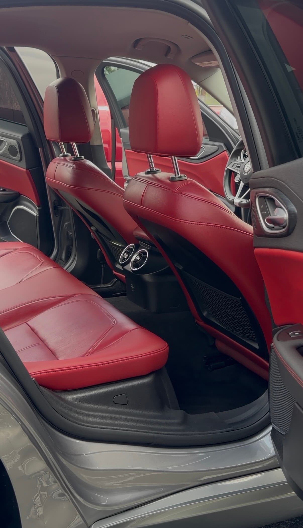 Vehicle interior after a Cruizn Clean full interior detail