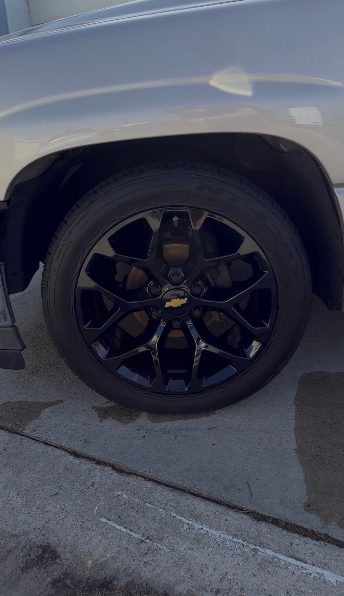 Wheel and tire after Cruizn Clean wheel cleaning